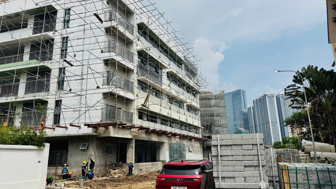 Hoàn thiện mặt ngoài dãy thấp tầng · tháng 7/2026