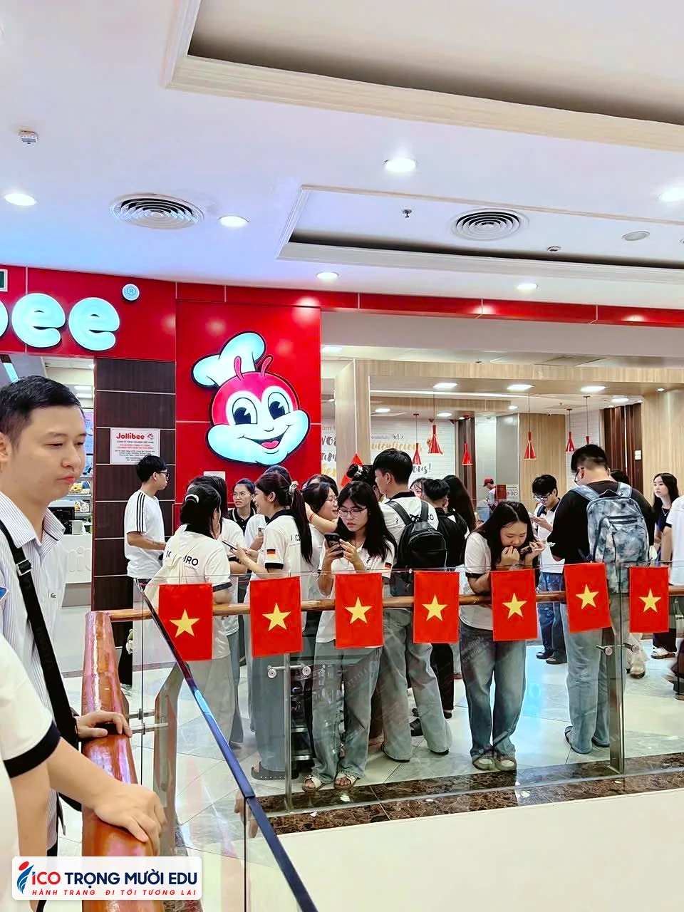 Hình ảnh hoạt động học viên tại Trọng Mười Edu/ICOEURO