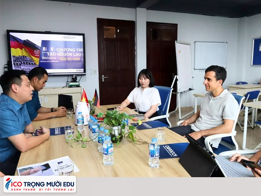 Hình ảnh lớp học và trung tâm Trọng Mười Edu/ICOEURO