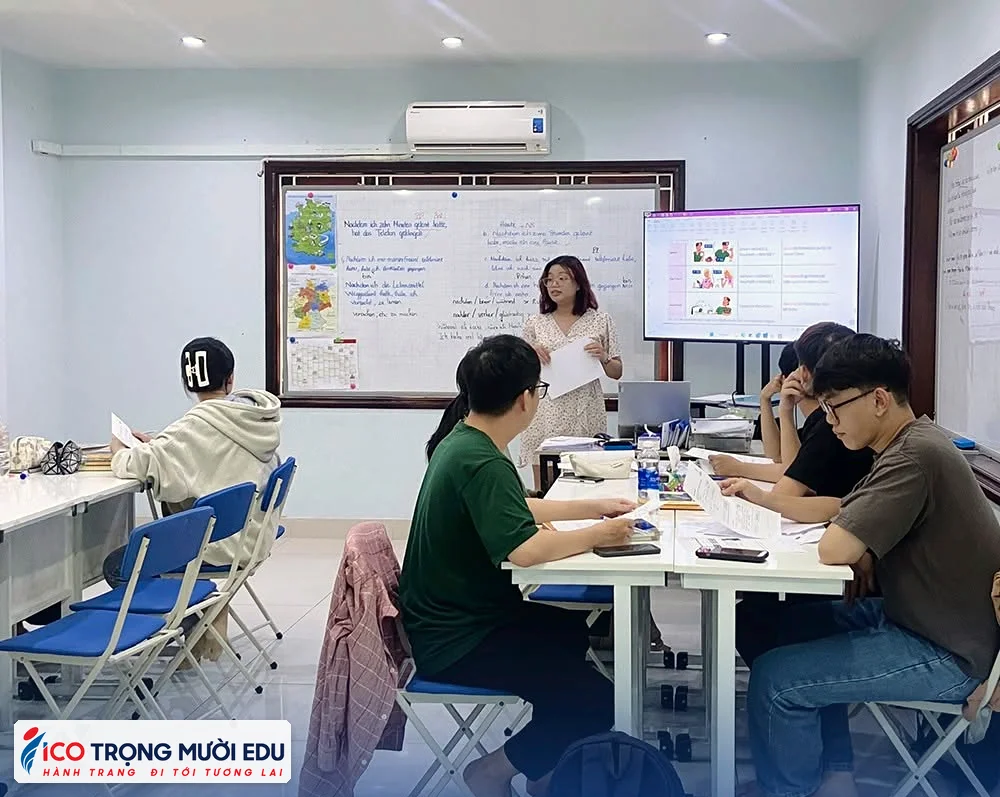 Hình ảnh lớp học và trung tâm Trọng Mười Edu/ICOEURO