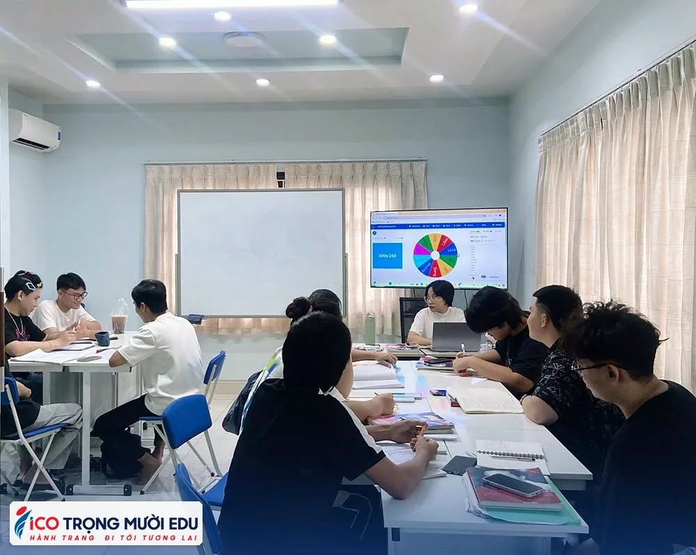 Hình ảnh lớp học và trung tâm Trọng Mười Edu/ICOEURO