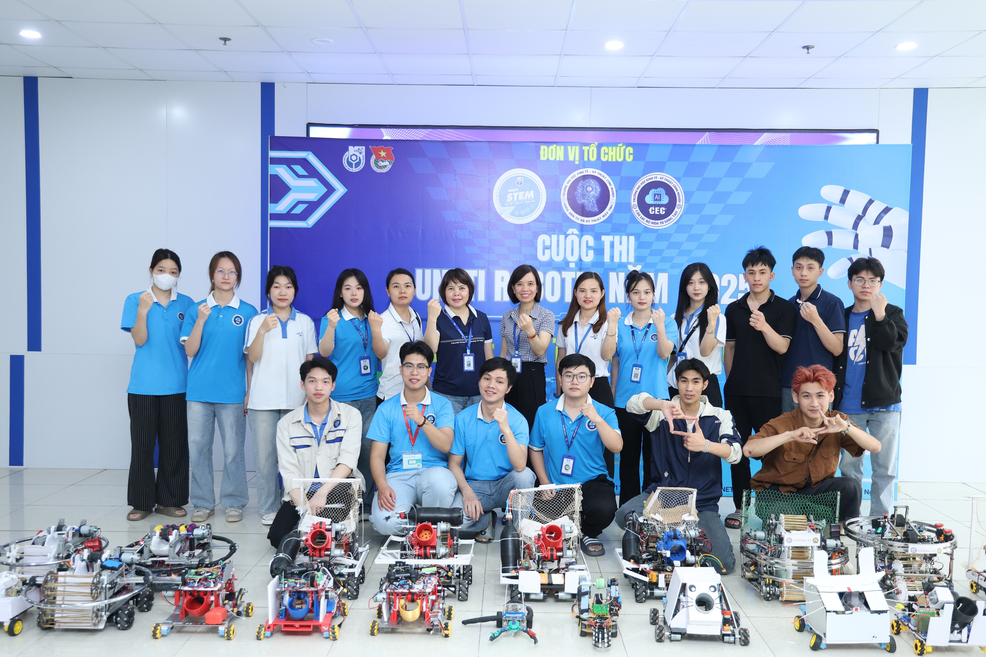 Sinh viên ngành Sư phạm Công nghệ UNETI