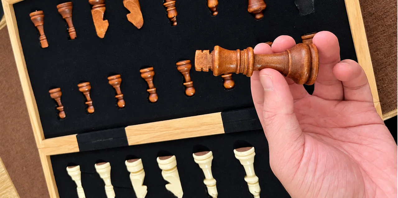 Ảnh quân cờ và hộp cất quân do khách hàng Thiên An cung cấp