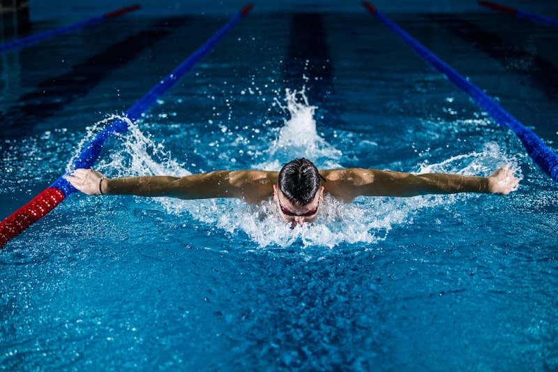 Trẻ em tự tin dưới nước cùng huấn luyện viên Frogman