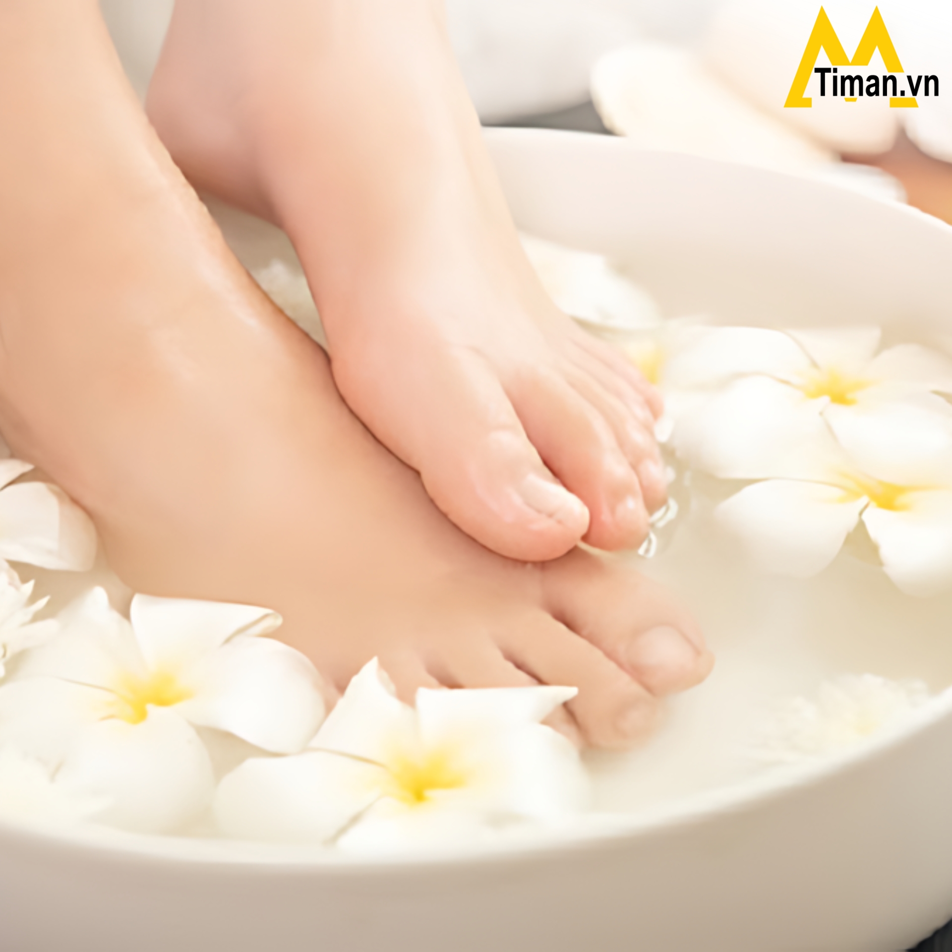 Dùng dầu khuynh diệp để ngâm chân