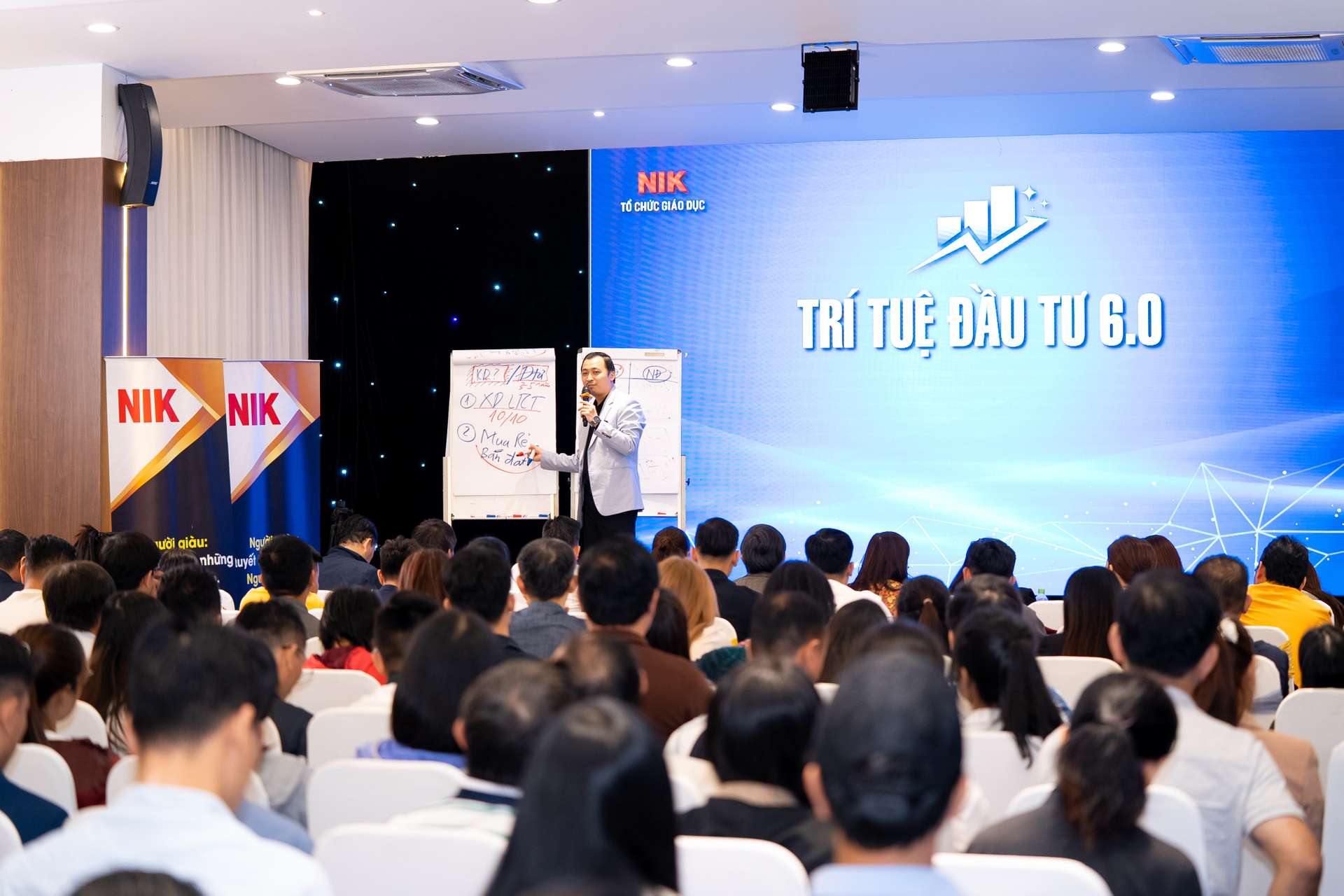 Hội trường đông kín học viên Trí Tuệ Đầu Tư 6.0