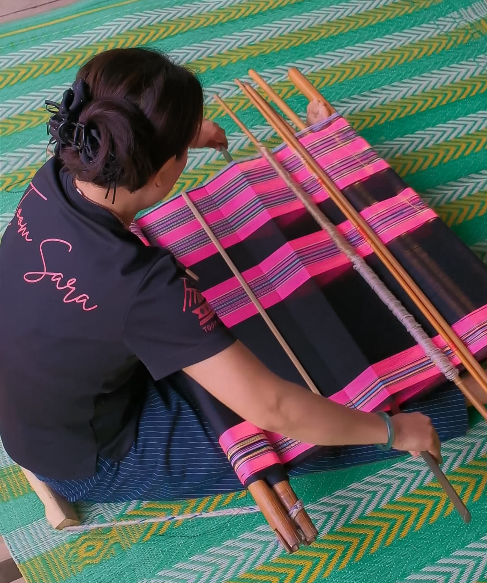 Trải nghiệm dệt thổ cẩm truyền thống tại Làng Toom Sara Đà Nẵng