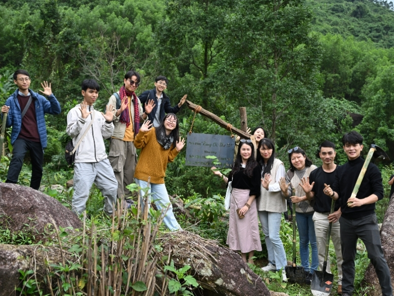 Sở Văn Hoá, Thể Thao và Du Lịch TP. Đà Nẵng phối hợp với Làng Toom Sara Đà Nẵng tổ chức lễ phát động "Rừng Ơi, Thở Đi!" với chủ đề "Chúng ta có đất - chung tay trồng rừng".