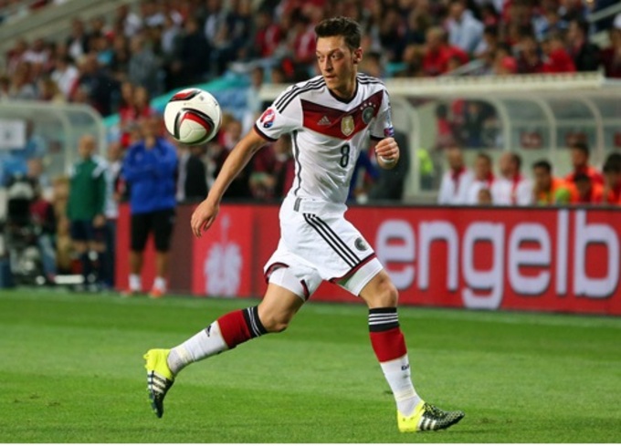 Nhìn Đội Tuyển Đức & Bài Học Về Mesut Ozil: Tài Năng Không Đủ Để Được Yêu Thương
