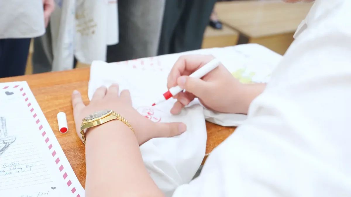 Học viên ghi chép tại lớp SSStudy