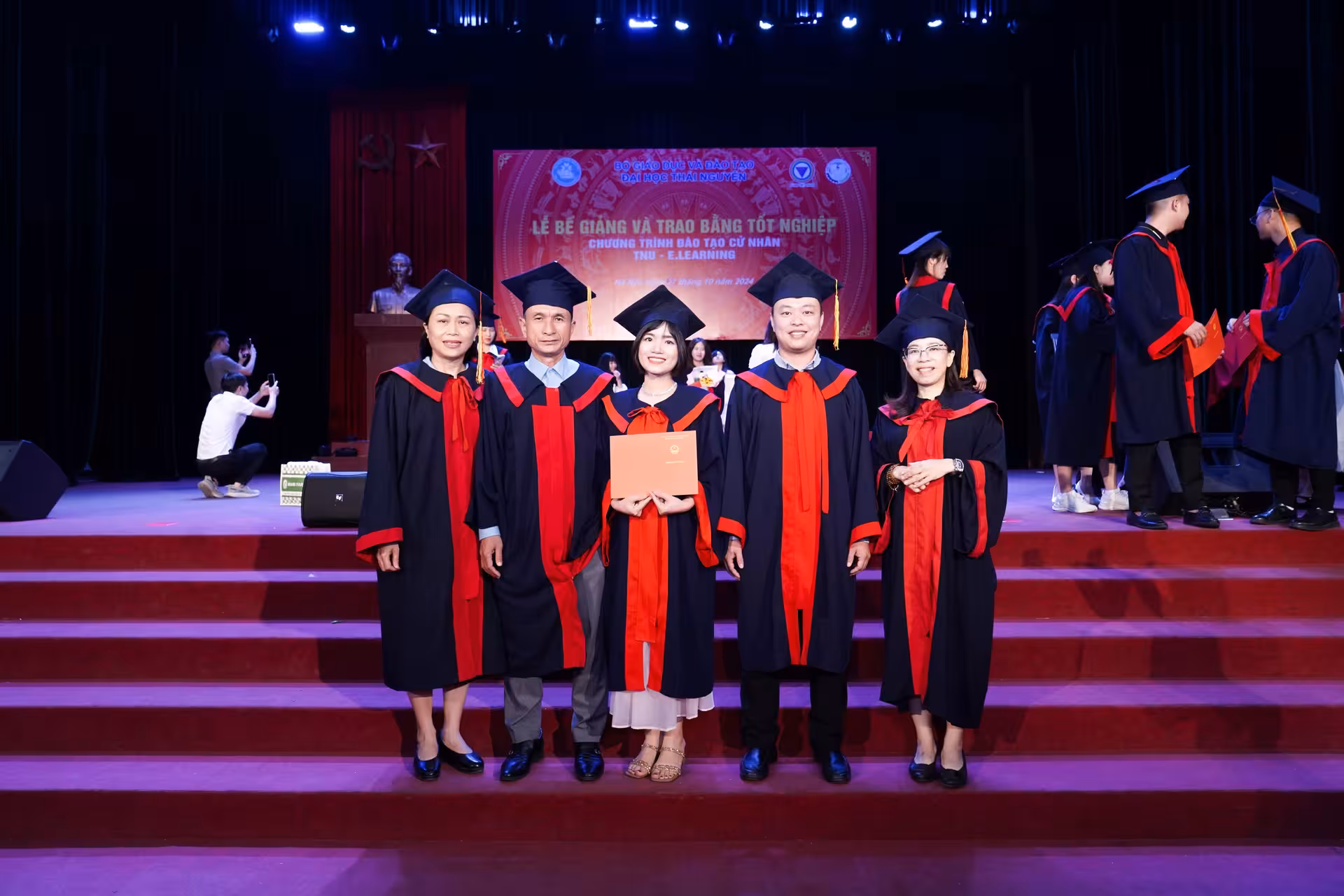 Hội đồng thi và xét tốt nghiệp hệ từ xa Đại học Thái Nguyên