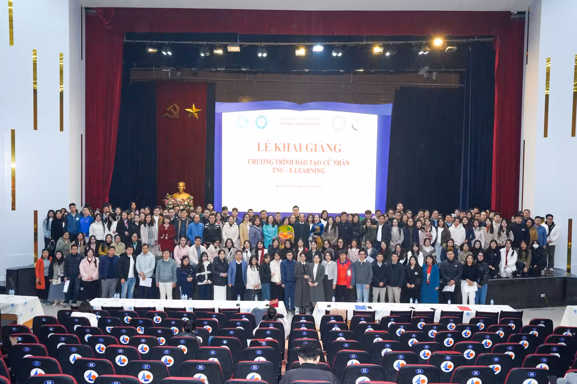 Lễ khai giảng khóa học Đại học từ xa TNU E-Learning