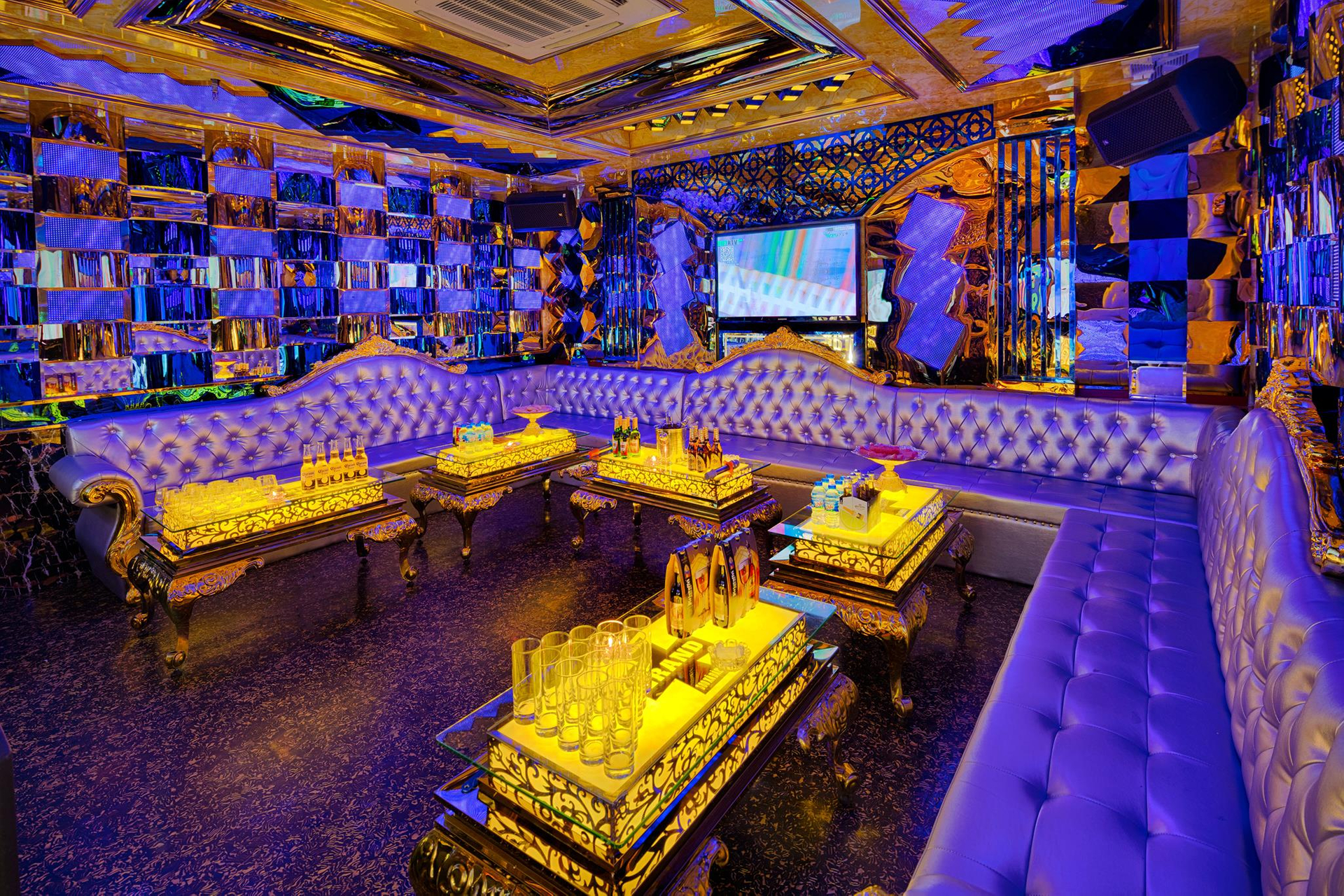 Karaoke Grand 300 Xã Đàn