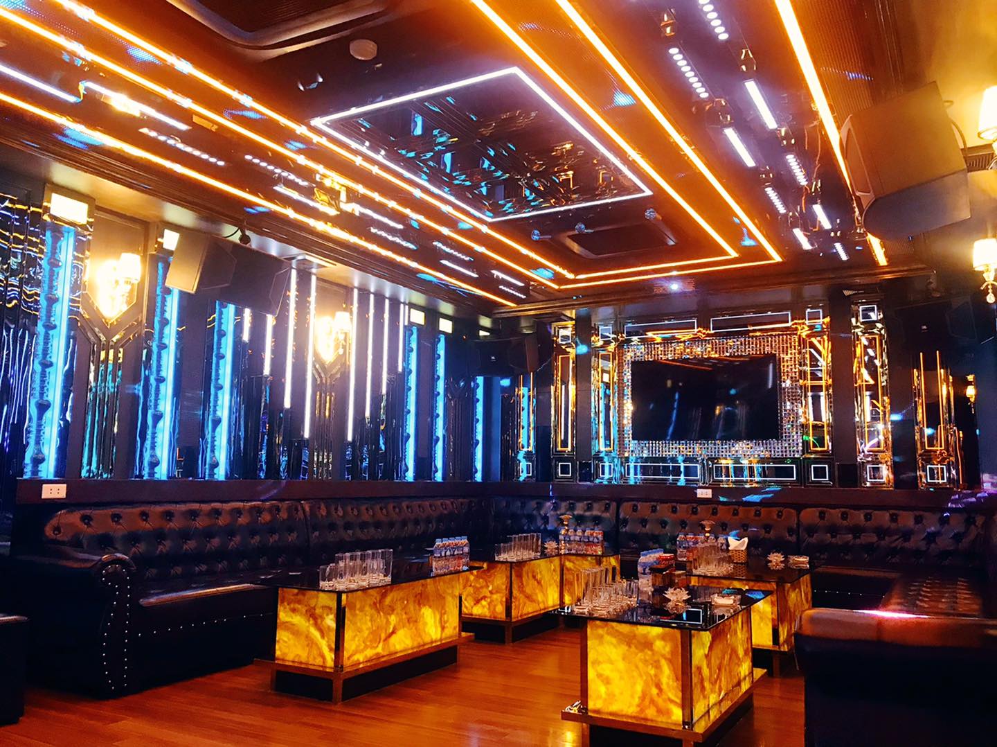 Karaoke iOne 180 Nguyễn Tuân