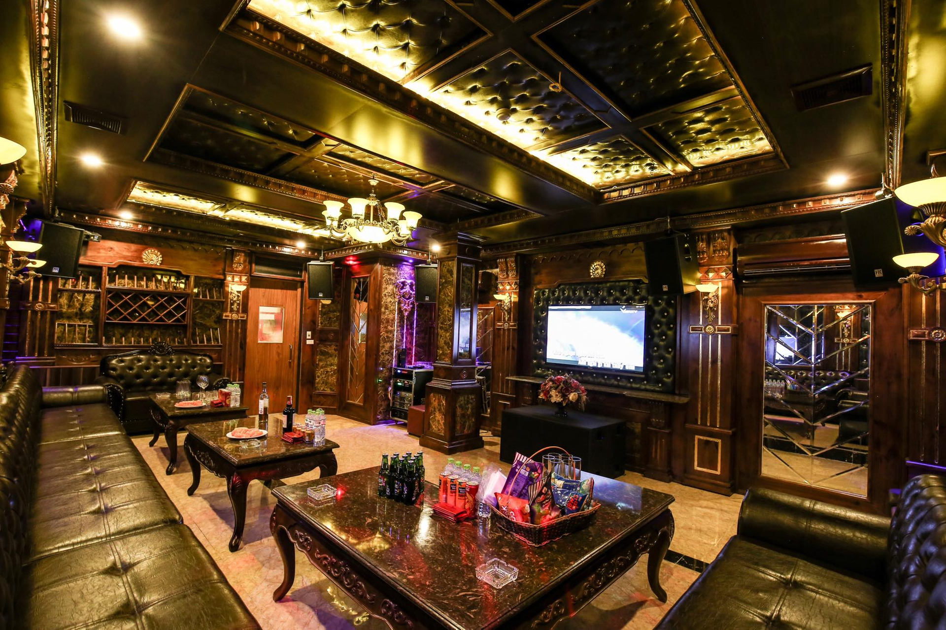 Karaoke Luxury 11 Hàng Bột