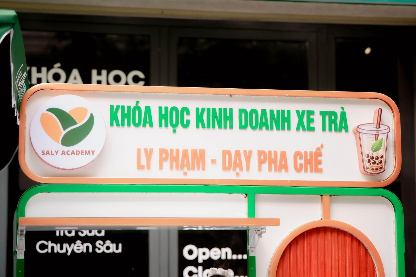 Học viên thực hành tại SaLy Academy 01