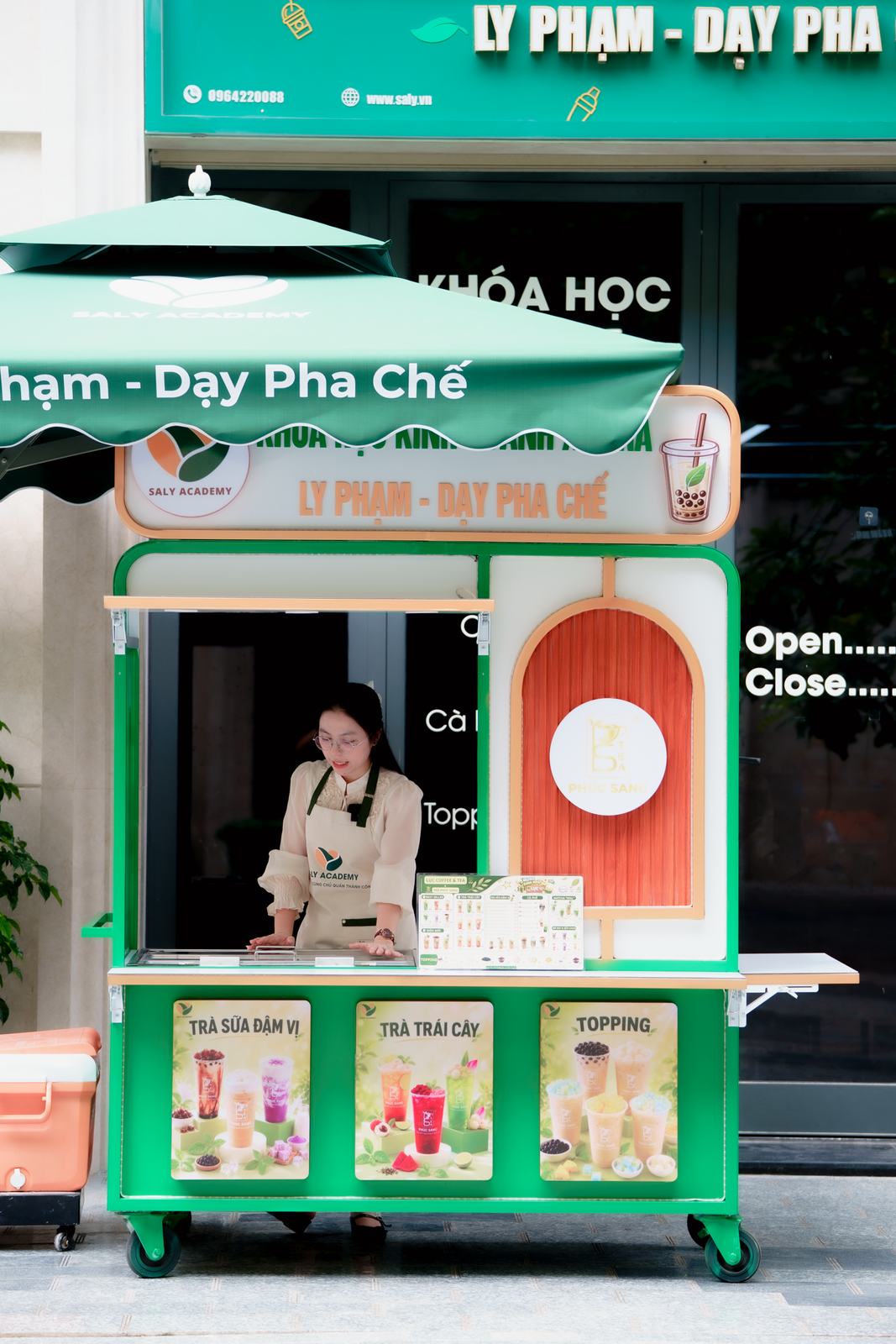 Học viên thực hành tại SaLy Academy 02
