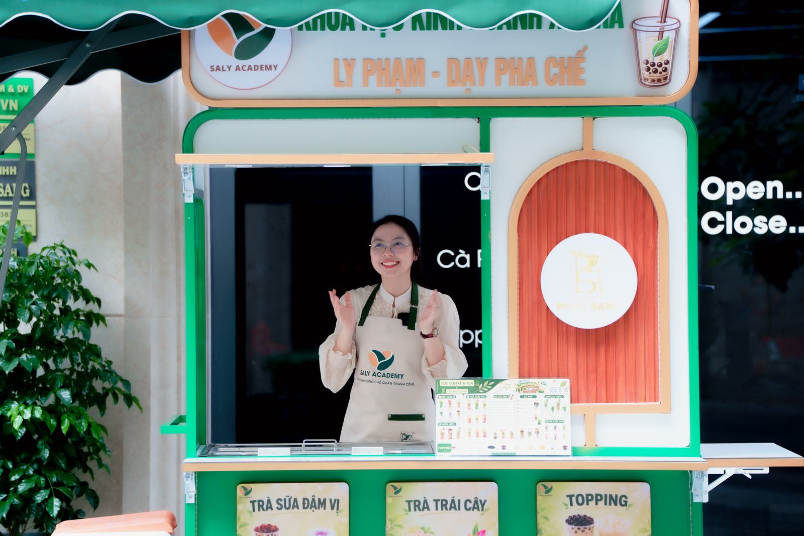 Học viên thực hành tại SaLy Academy 03