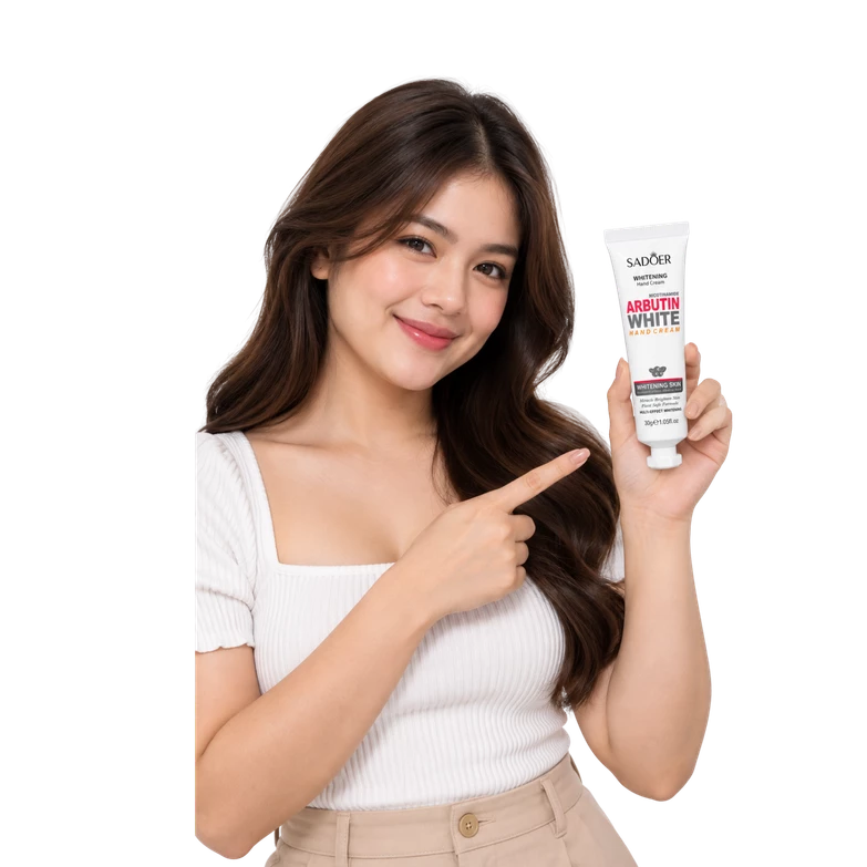 Woman holding SADOER Arbutin White Hand Cream