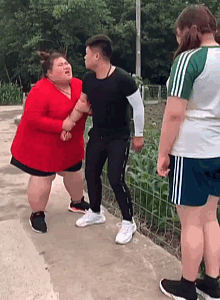 Animated scene illustrating body shaming