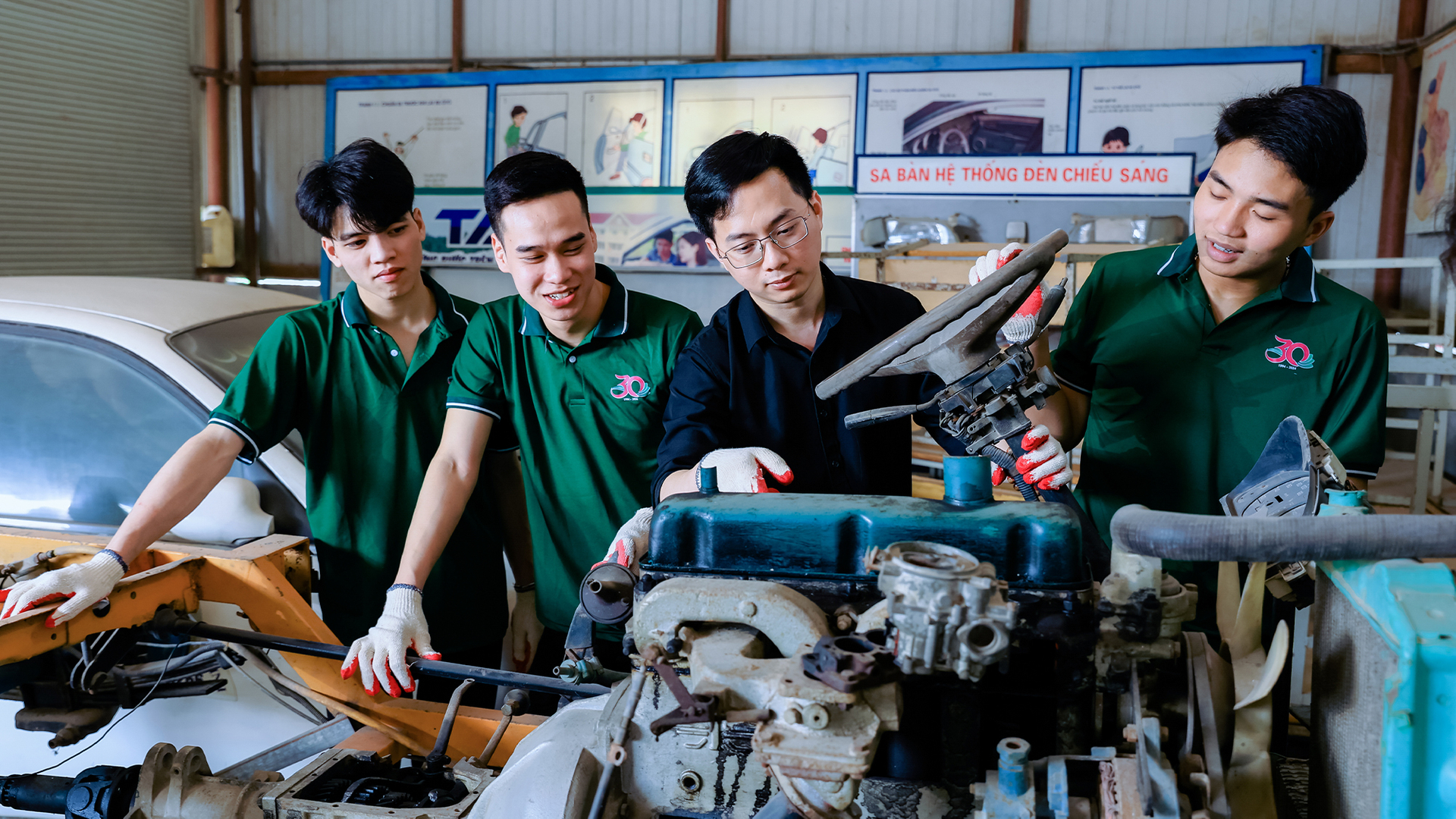 Sinh viên Đại học Đông Đô trong hoạt động thực hành và kết nối nghề nghiệp