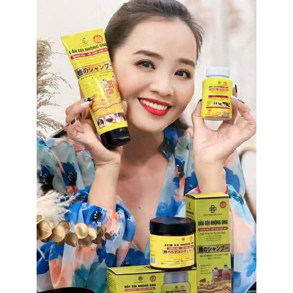 Hoa Hậu Nông Thúy Hằng