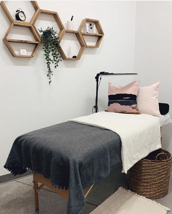 Hot stone massage therapy at Massage Luna Spa