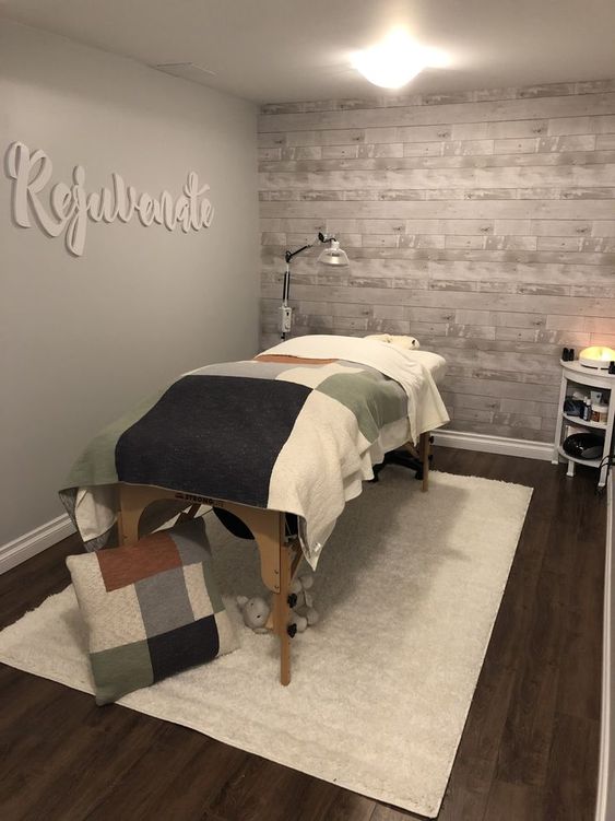 Premium full body relaxation massage at Massage Luna Spa