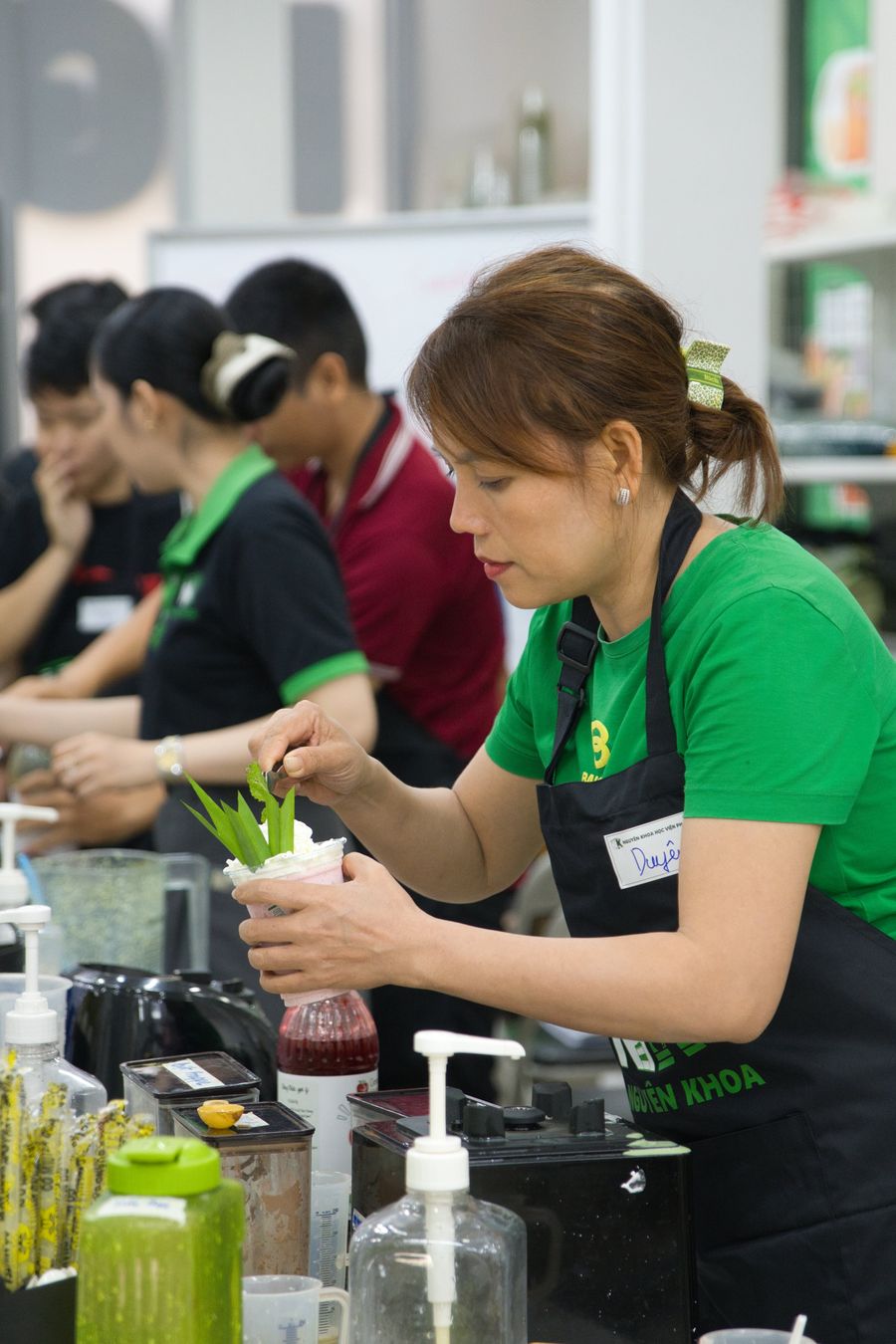 Hoc vien thuc hanh trang tri Tra Sua Topping tai Nguyen Khoa F&B