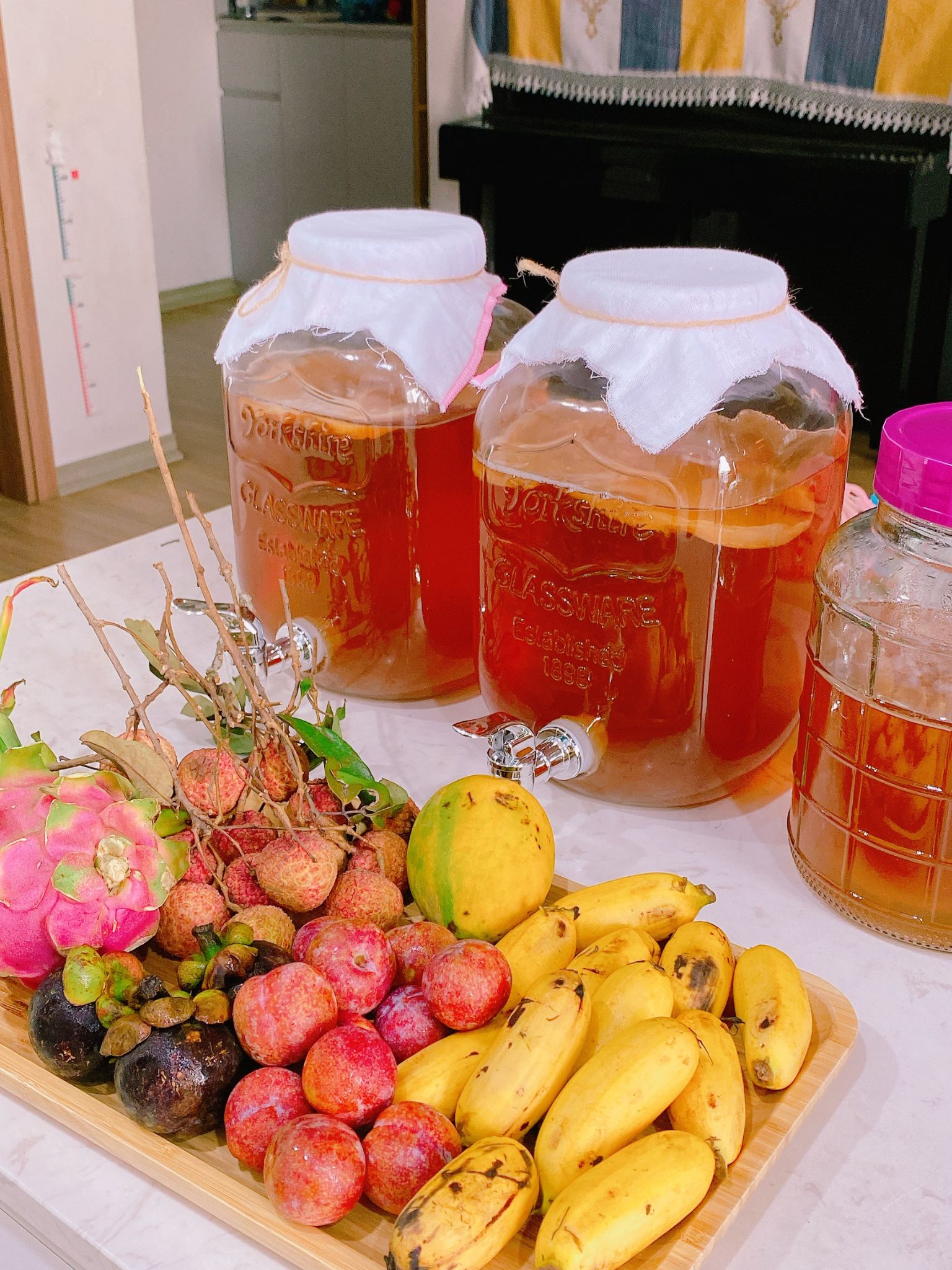 những bình trà chất lượng lên men tại nhà