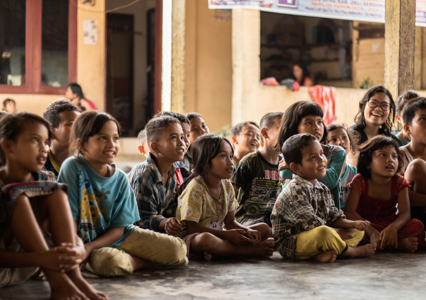 Community volunteer Vietnam kids