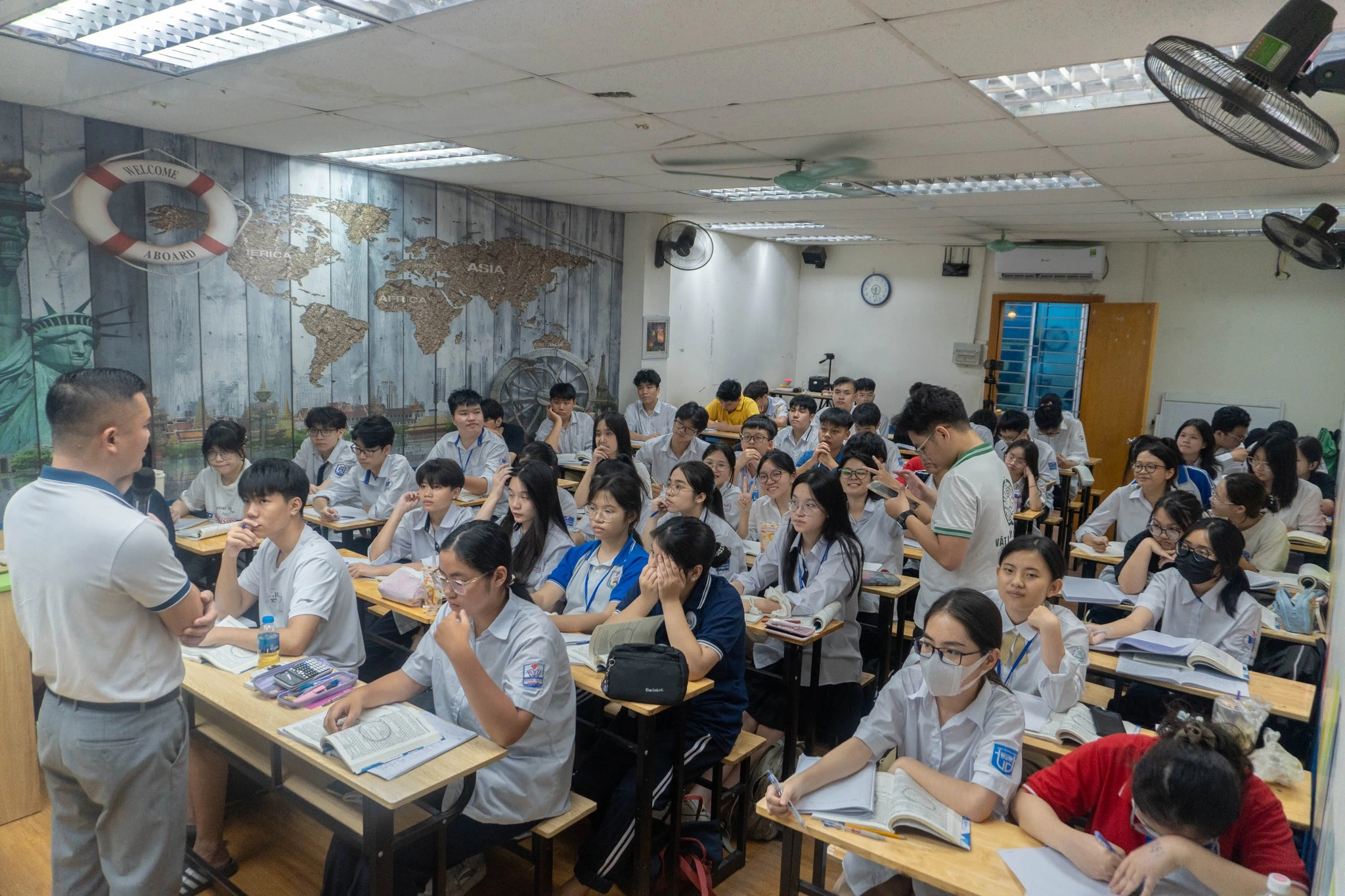 Lớp học Vật Lý Siêu Nhẩm