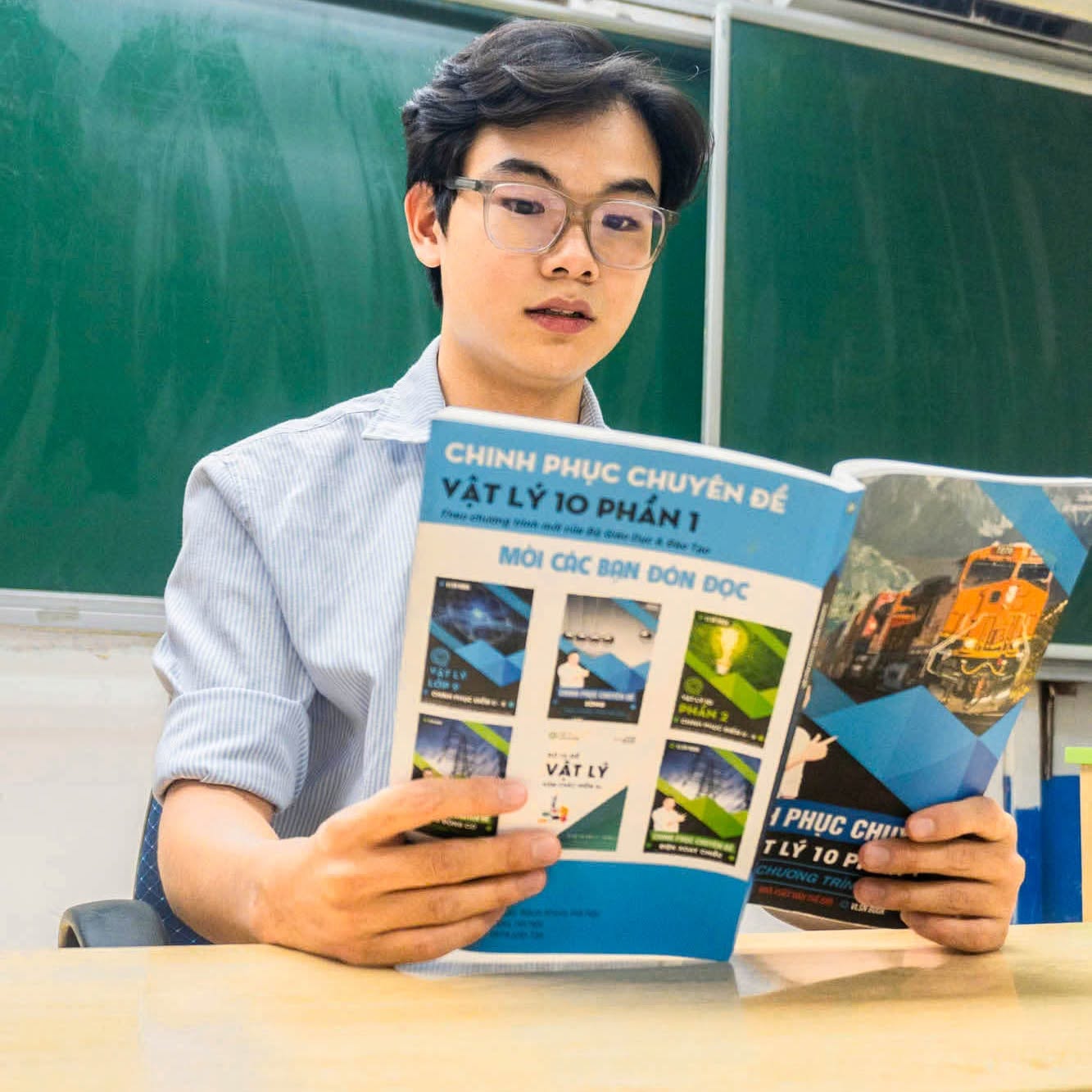 Thầy giáo VLSN với giáo trình Chinh phục chuyên đề Dao Động Cơ
