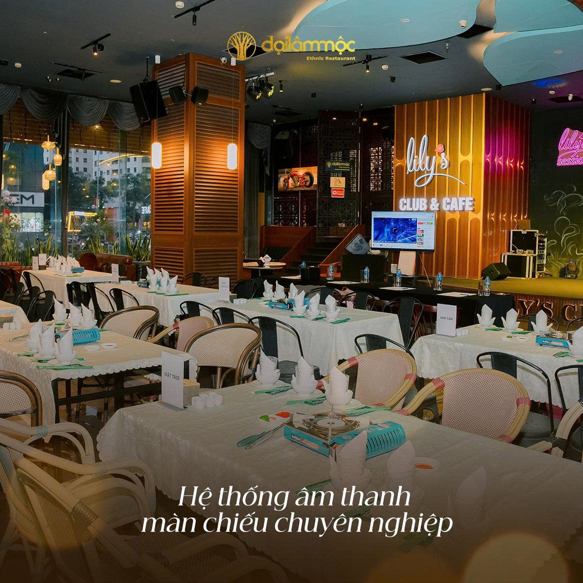 Không Gian Bàn Tiệc Hội Đàm