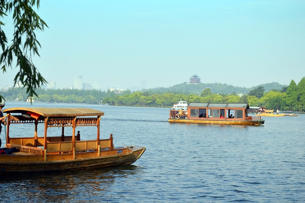 Du thuyền Tây Hồ (Hàng Châu)