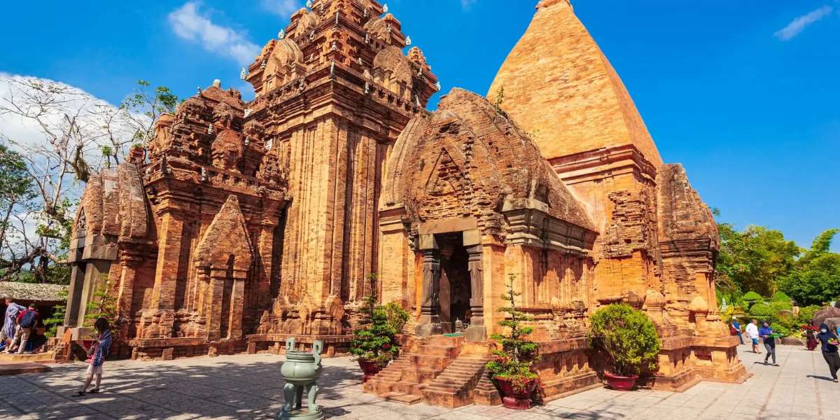 ponagar tower in nha trang