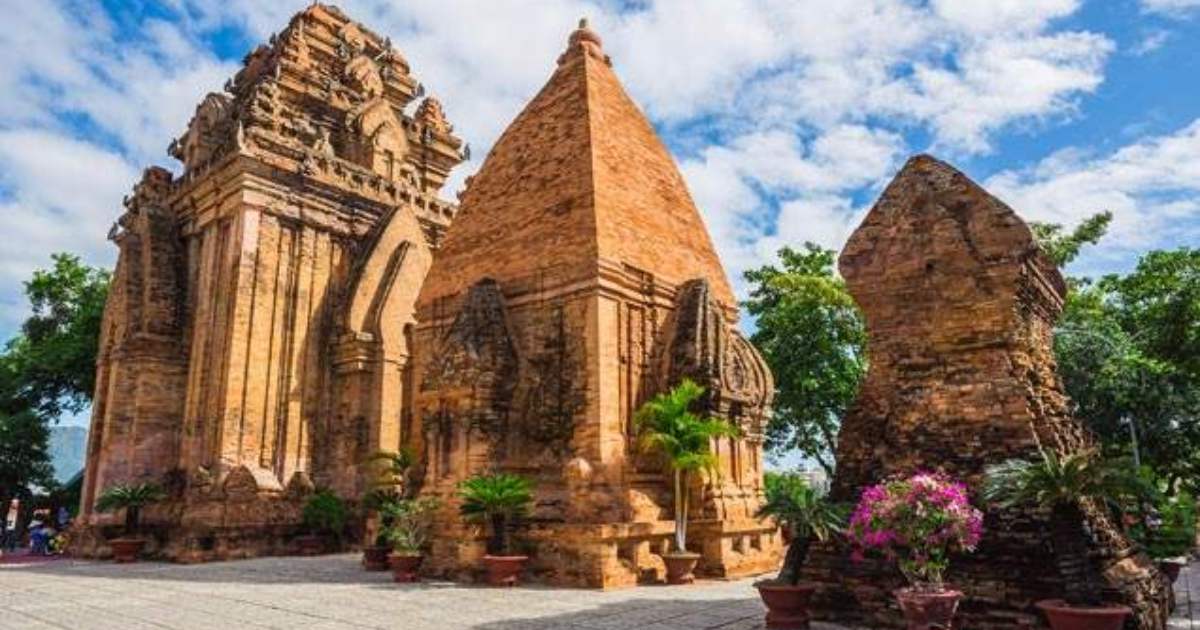 poangar tower in nha trang