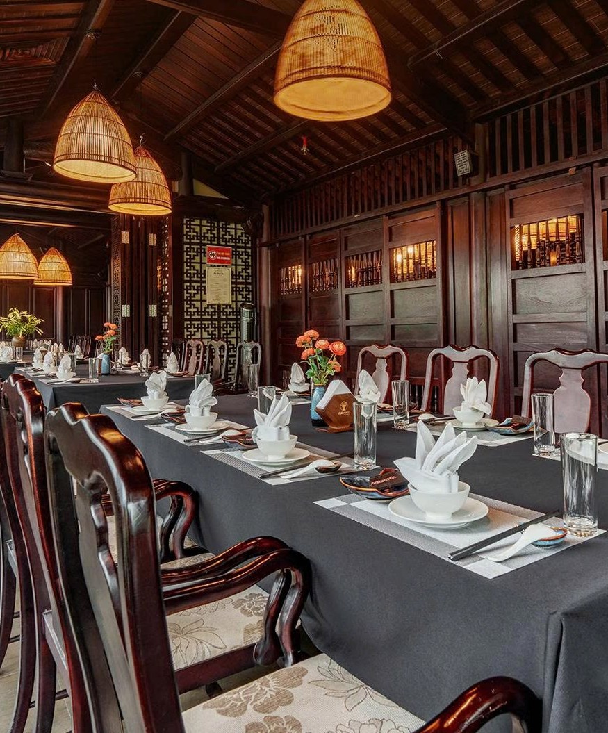 Bàn tiệc hội đàm
