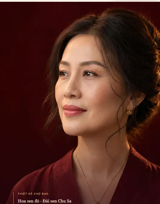 Người phụ nữ đeo Nhất Đóa Liên Hoa