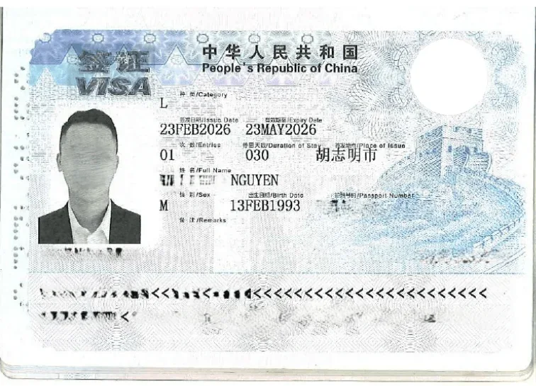 Mẫu visa du lịch Trung Quốc loại L do khách hàng được cấp, đã che thông tin cá nhân