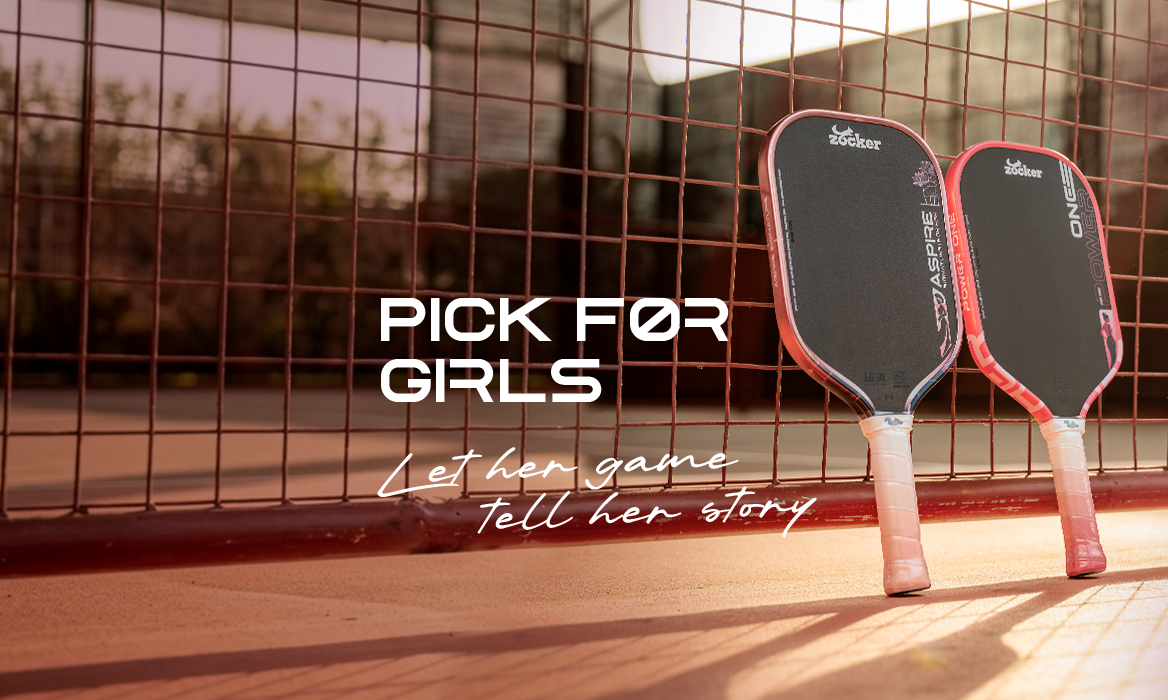 Hai phiên bản vợt Pick For Girls trên sân pickleball