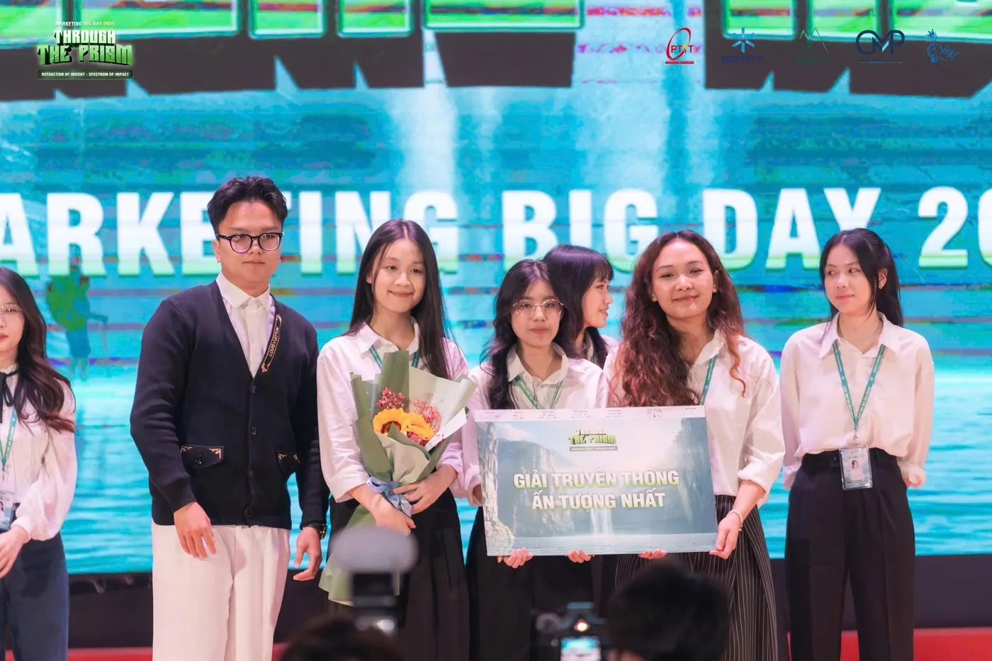 Khoảnh khắc trao giải tại Marketing Big Day