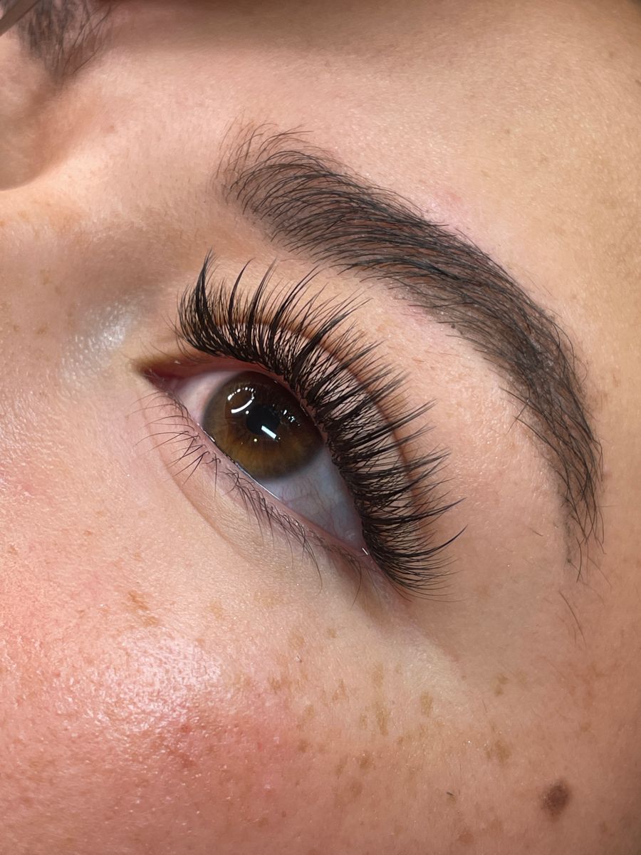 Illustrative eye detail for Wispy Lash Extensions
