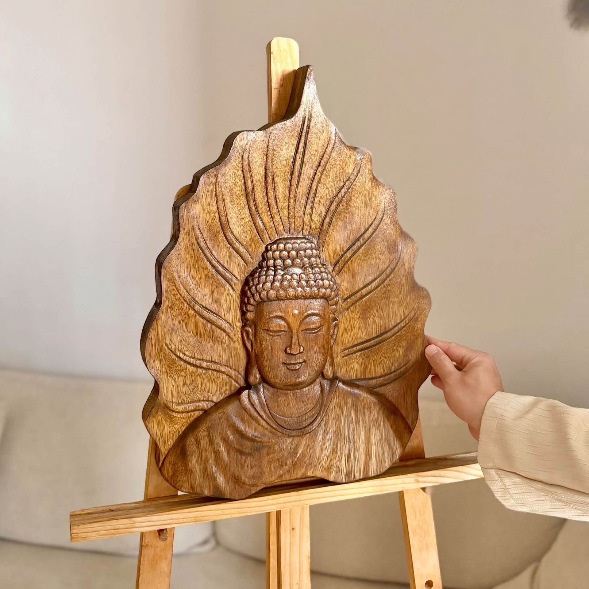 Tranh gỗ Phật lá bồ đề với góc nhìn kích thước thực tế