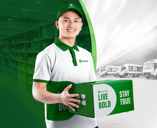 Dược sĩ đang làm việc