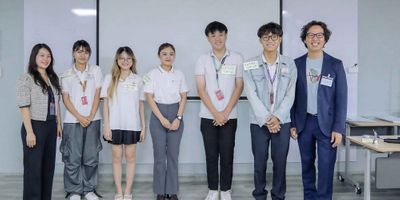 Sinh viên Văn Lang phát triển kỹ năng giao tiếp và thuyết trình hiệu quả