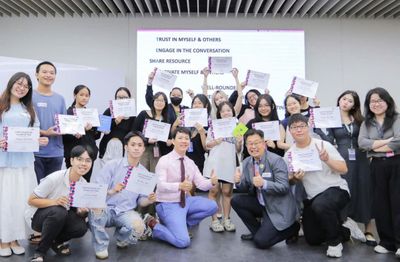 Road to betterment: Sinh viên Chương trình Quốc tế phát triển kỹ năng giao tiếp và làm việc nhóm