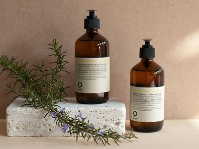 Những Sai Lầm Phổ Biến Nhất Khi Chăm Sóc Tóc
(và lý do vì sao việc chăm sóc tóc ngày càng không hiệu quả)