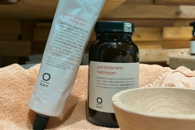 Da đầu nhạy cảm: Một vấn đề của Hệ Thần Kinh - Môi Trường - Lipid