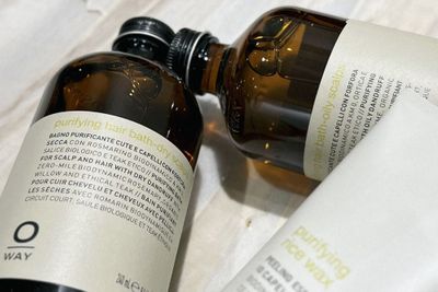 Gàu không phải do da đầu bẩn mà do da đầu mất cân bằng